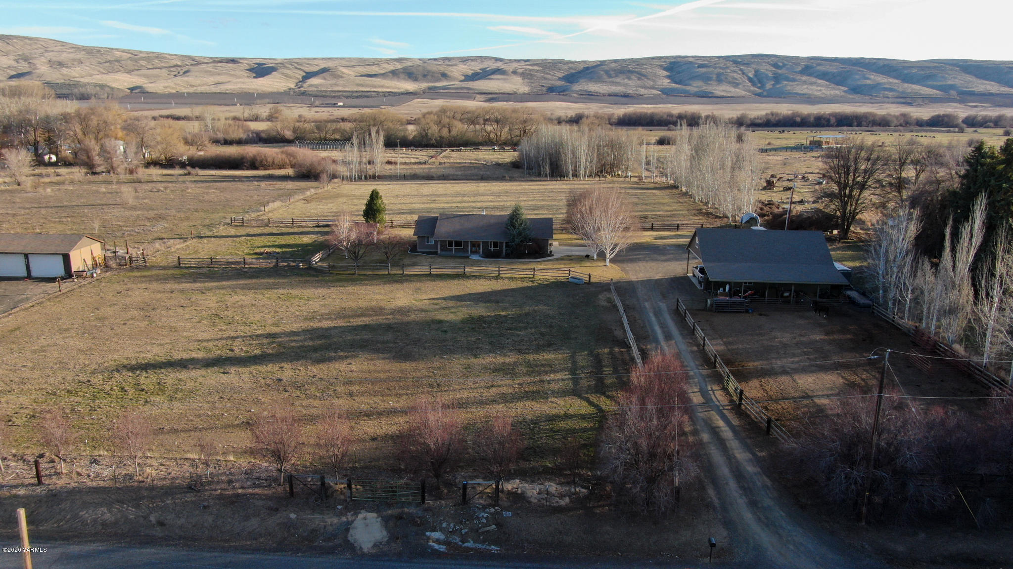 12100 Rutherford Road Yakima, WA 98903 - Photo 30 of 36 a view of a street with an ocean view