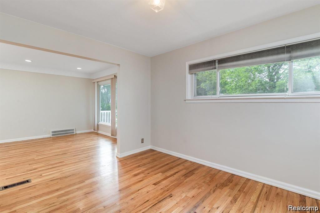 3426 Chester Road Royal Oak, MI 48073 - Photo 10 of 21