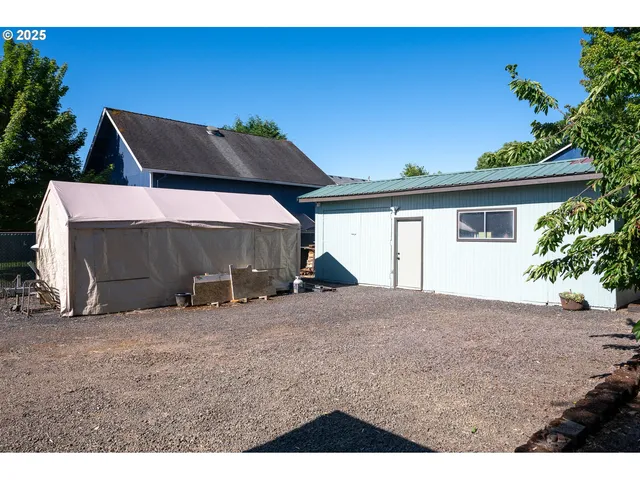 a view of outdoor space