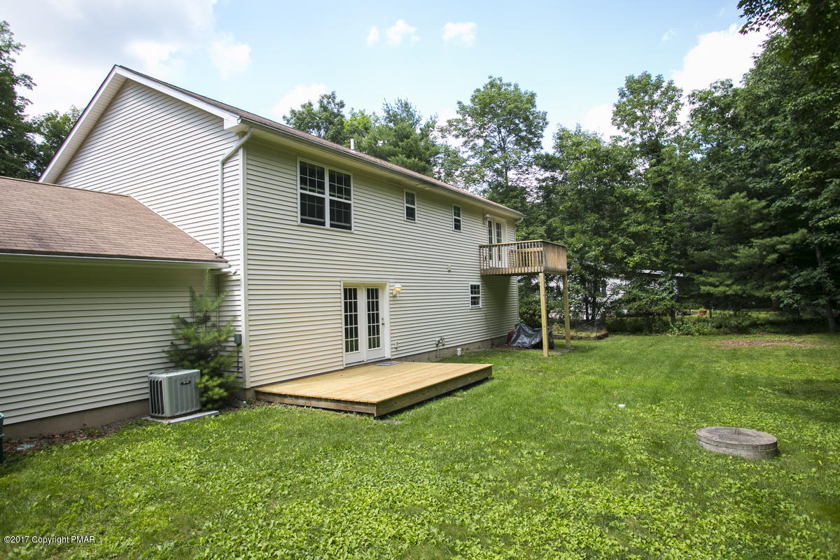 121 Ruth Drive Cresco, PA 18326 - Photo 5 of 45 70517dc006a