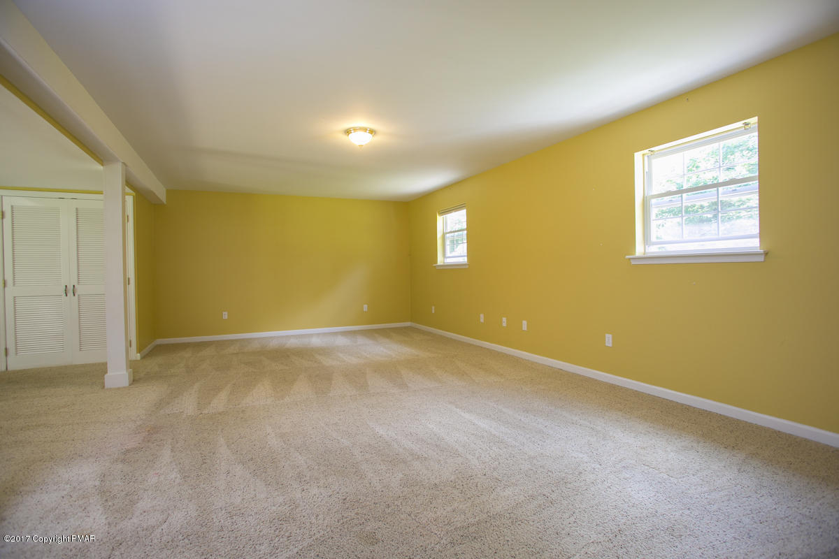 121 Ruth Drive Cresco, PA 18326 - Photo 7 of 45 70517dc007a