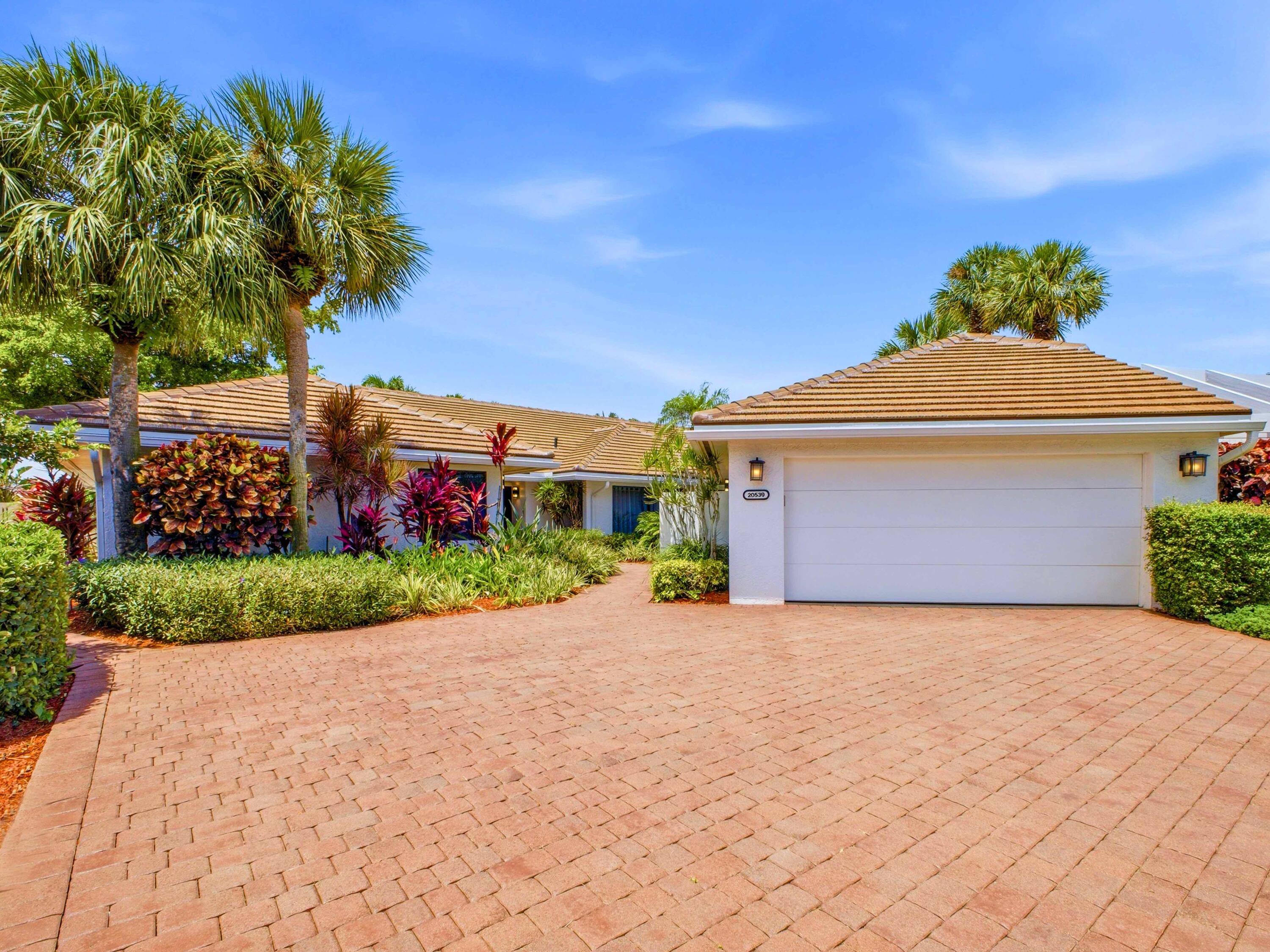 20539 Linksview Way Boca Raton, FL 33434 - Photo 3 of 46 Front 2