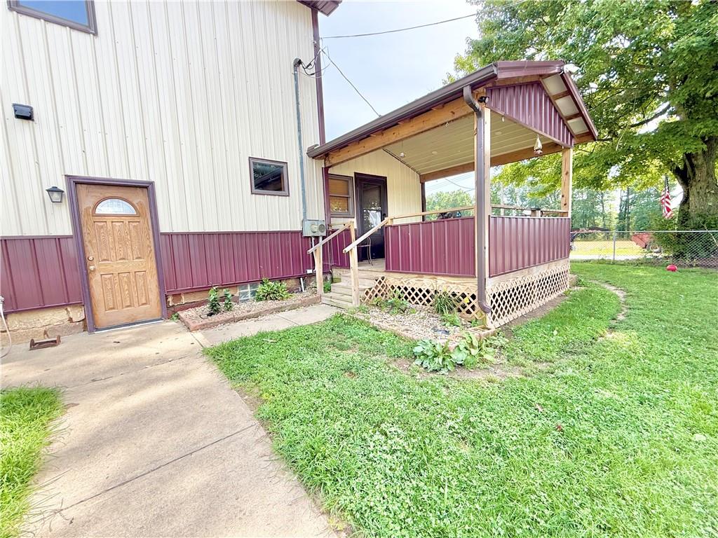 4217 Hillsville Road Pulaski, PA 16143 - Photo 2 of 31 Gallery Image 2
