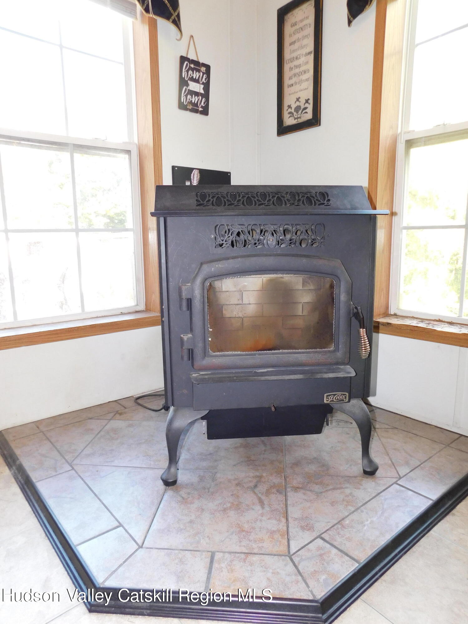 156 Lippman Road Hurleyville, NY 12747 - Photo 7 of 22 a living room with a rug