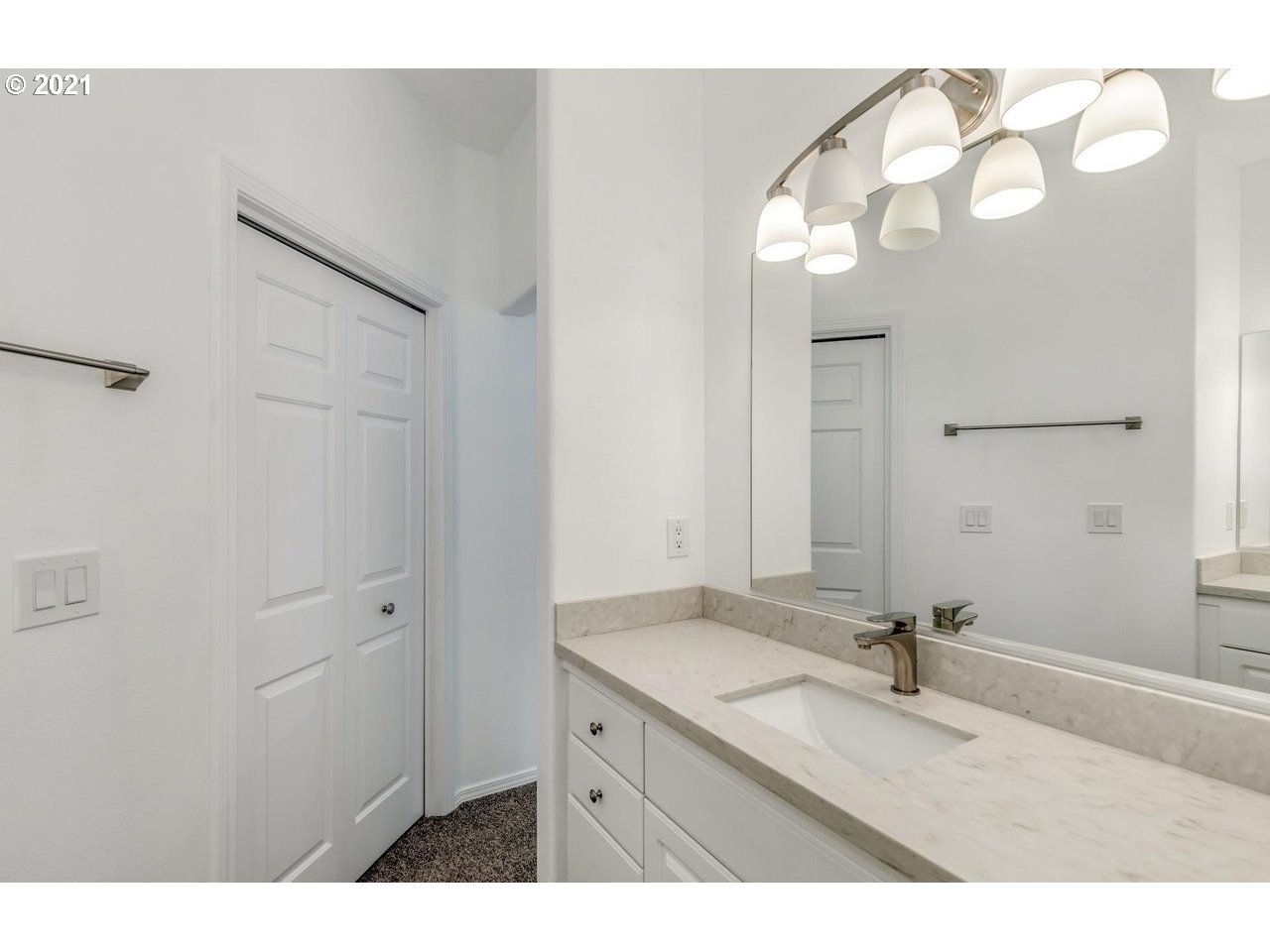 100 South Hamilton Street Portland, OR 97239 - Photo 14 of 23 Gallery Image 14