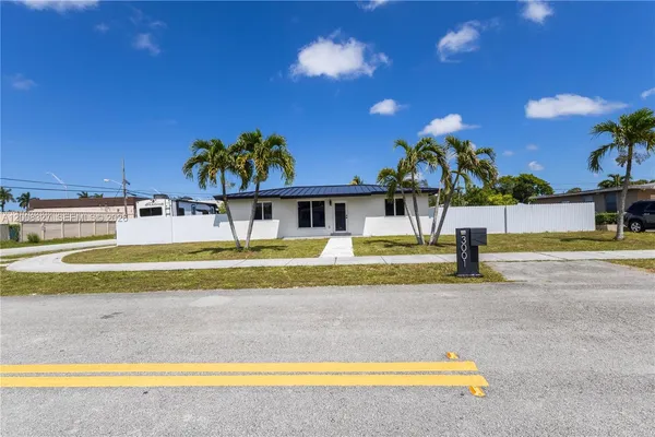 $2,500 | 3001 Southwest 35th Avenue, Unit FRONT, West Park, FL 33023