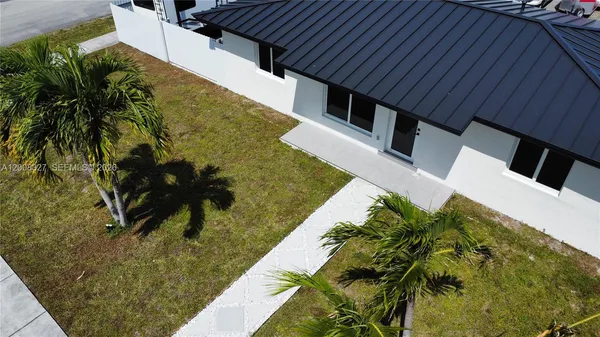 $2,500 | 3001 Southwest 35th Avenue, Unit FRONT, West Park, FL 33023