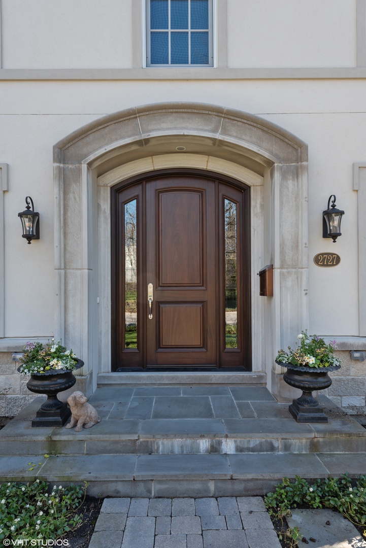 2727 Blackhawk Road Wilmette, IL 60091 - Photo 2 of 31