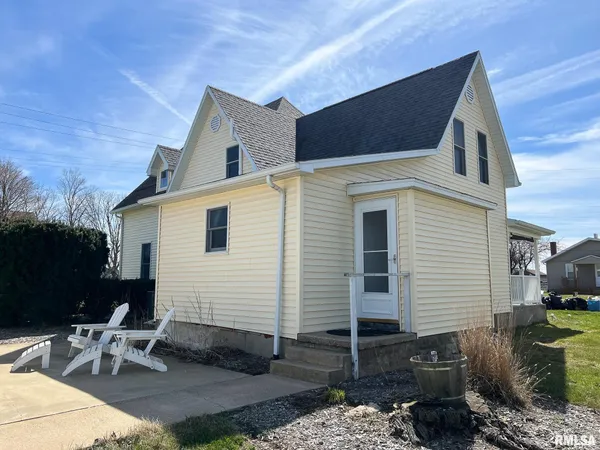 $254,900 | 122 Fisk Street, Goodfield, IL 61742