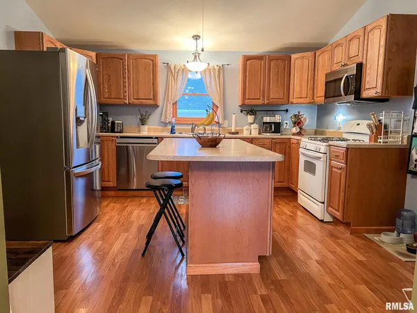 $254,900 | 122 Fisk Street, Goodfield, IL 61742