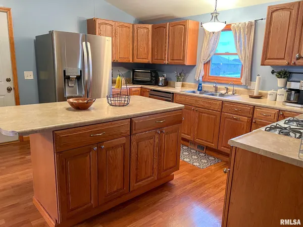 $254,900 | 122 Fisk Street, Goodfield, IL 61742