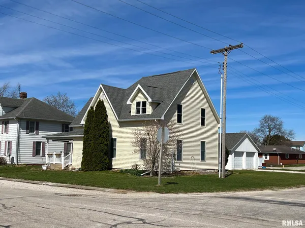 $254,900 | 122 Fisk Street, Goodfield, IL 61742