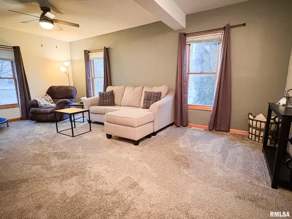 $254,900 | 122 Fisk Street, Goodfield, IL 61742