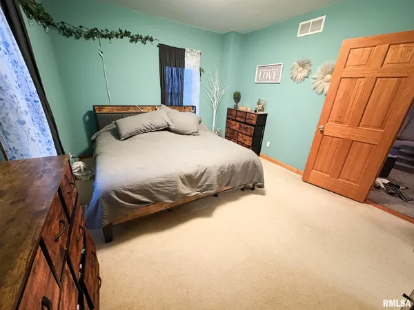 $254,900 | 122 Fisk Street, Goodfield, IL 61742