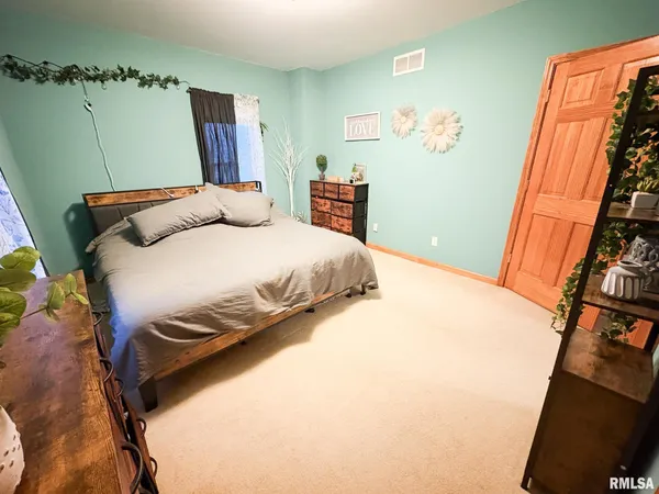 $254,900 | 122 Fisk Street, Goodfield, IL 61742