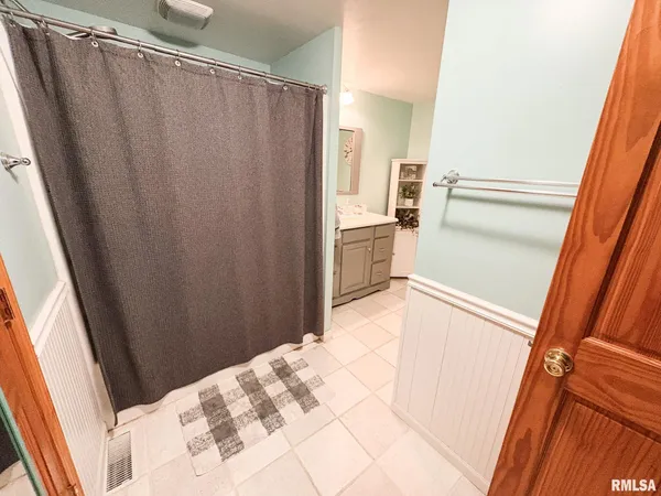 $254,900 | 122 Fisk Street, Goodfield, IL 61742