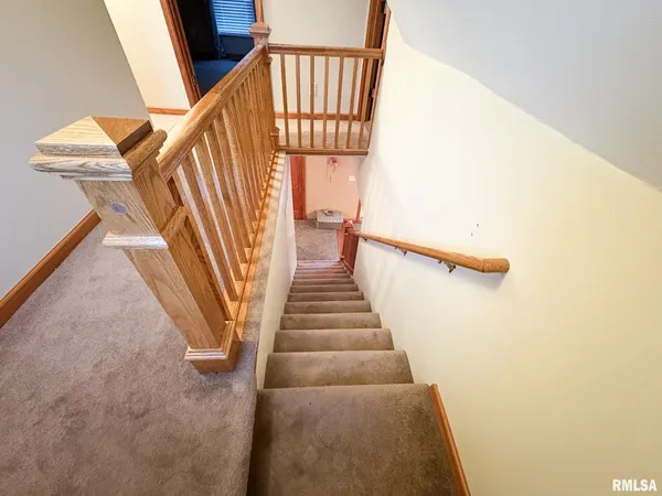 $254,900 | 122 Fisk Street, Goodfield, IL 61742