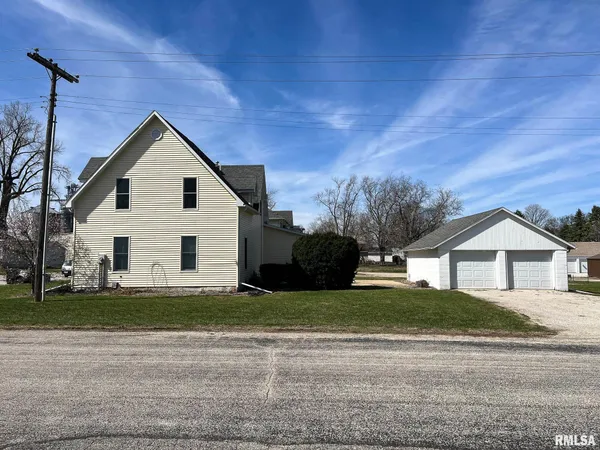 $254,900 | 122 Fisk Street, Goodfield, IL 61742