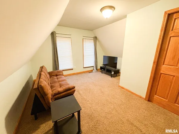 $254,900 | 122 Fisk Street, Goodfield, IL 61742