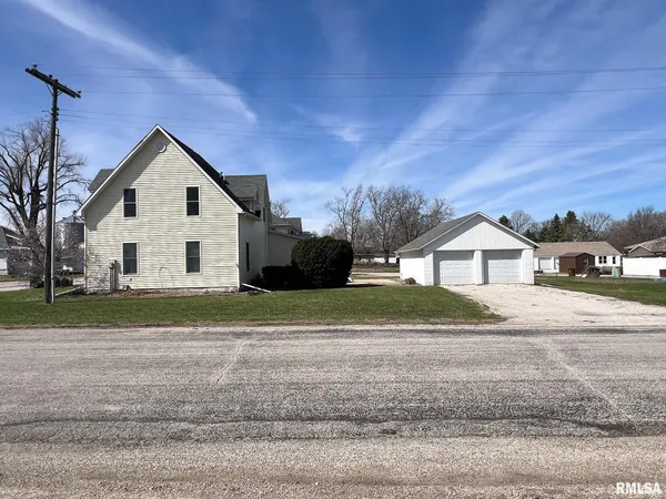 $254,900 | 122 Fisk Street, Goodfield, IL 61742