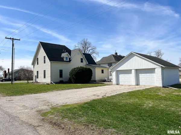 $254,900 | 122 Fisk Street, Goodfield, IL 61742