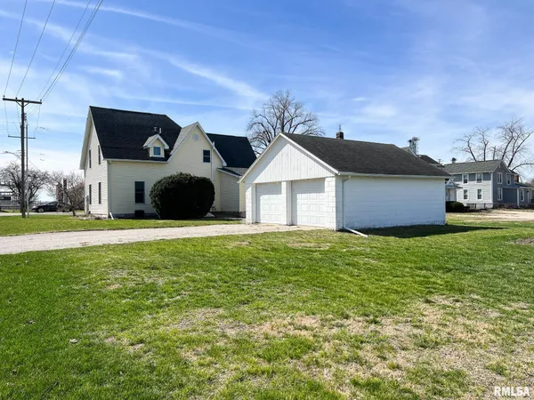 $254,900 | 122 Fisk Street, Goodfield, IL 61742
