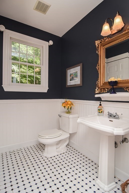 88 Taylor Road Marlborough, MA 01752 - Photo 13 of 41 Gallery Image 13