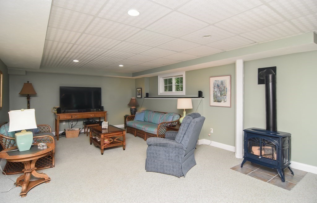 88 Taylor Road Marlborough, MA 01752 - Photo 37 of 41 Gallery Image 37