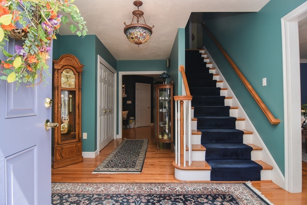 88 Taylor Road Marlborough, MA 01752 - Photo 4 of 41 Gallery Image 4