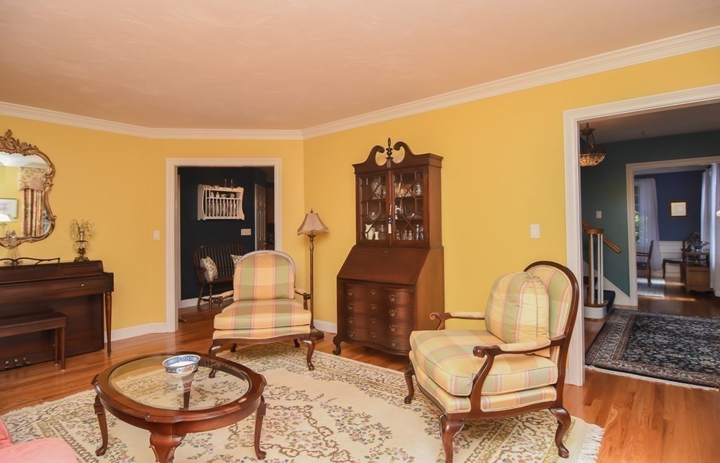 88 Taylor Road Marlborough, MA 01752 - Photo 8 of 41 Gallery Image 8