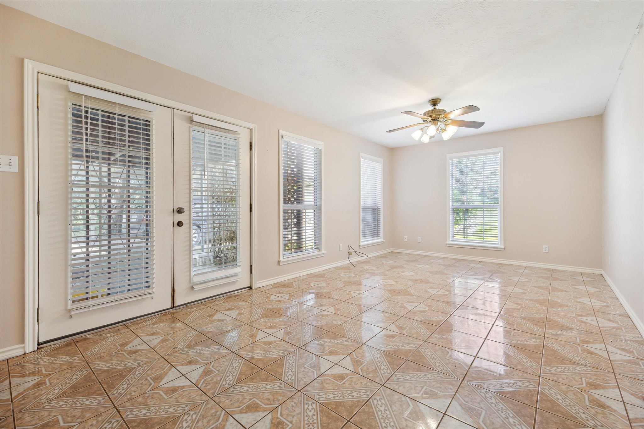 1011 FM 2502 Road Bellville, TX 77418 - Photo 9 of 17 Gallery Image 9