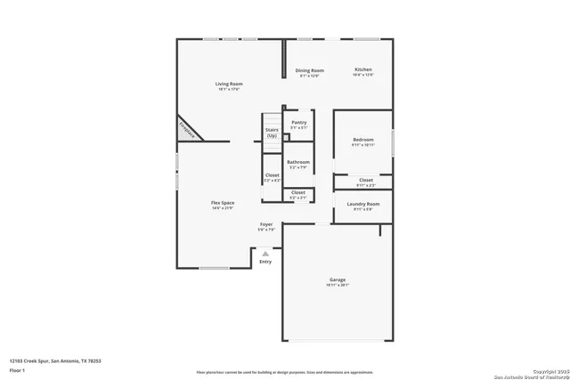 a picture of a very nice looking hallway