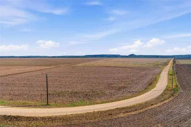 $1,295,068 | 264 County Road 264, Cameron, TX 76520
