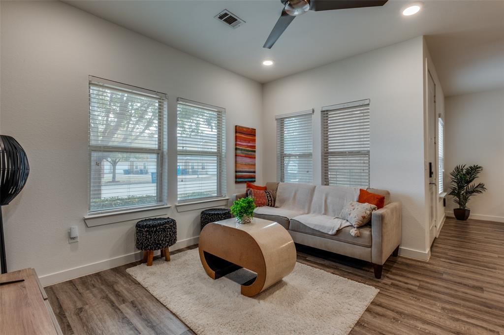 349 Tonga Street Dallas, TX 75203 - Photo 13 of 40 a living room with furniture and a window