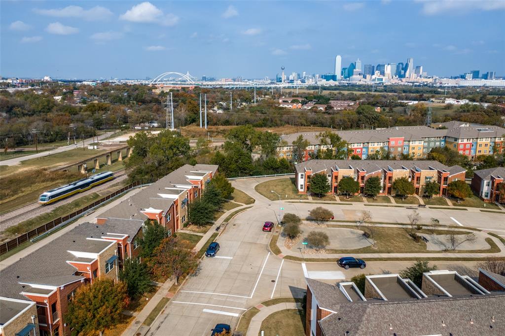 349 Tonga Street Dallas, TX 75203 - Photo 39 of 40 a view of a city