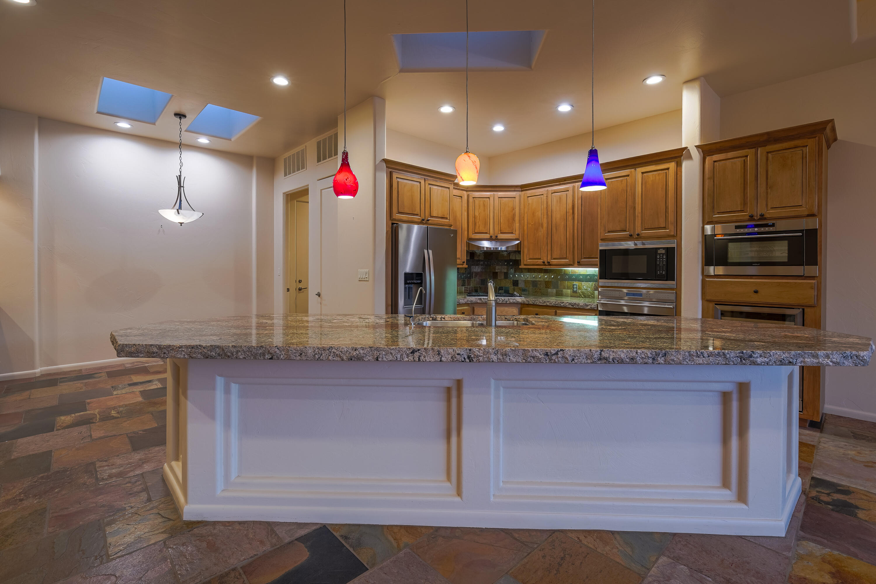 2410 West Entrada Trail, Unit 25 St. George, UT 84770 - Photo 11 of 45 Kitchen/dining