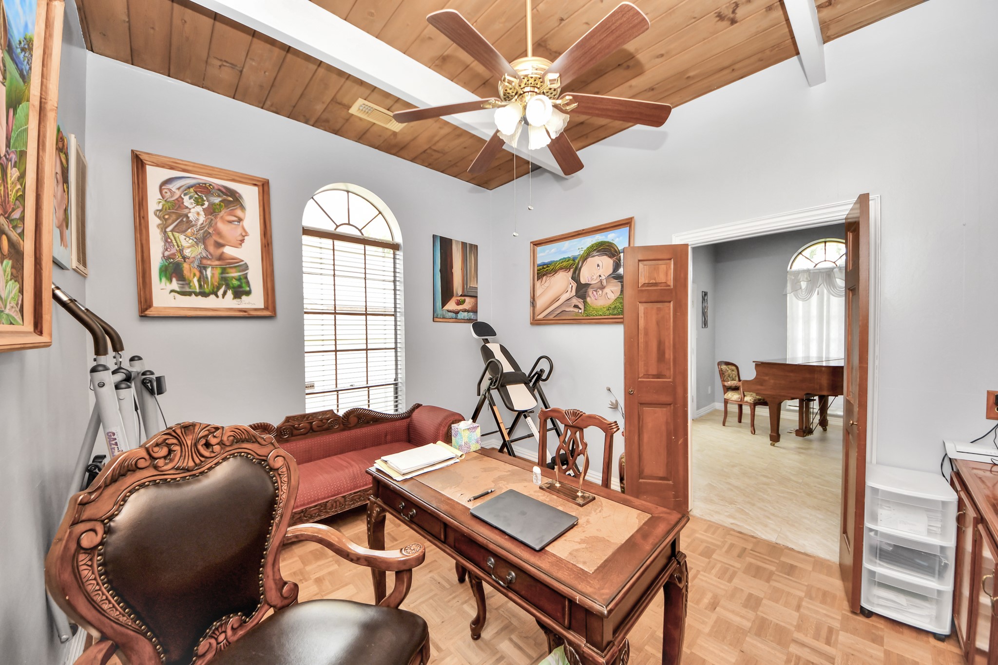 8302 Candlegreen Lane Houston, TX 77071 - Photo 7 of 50