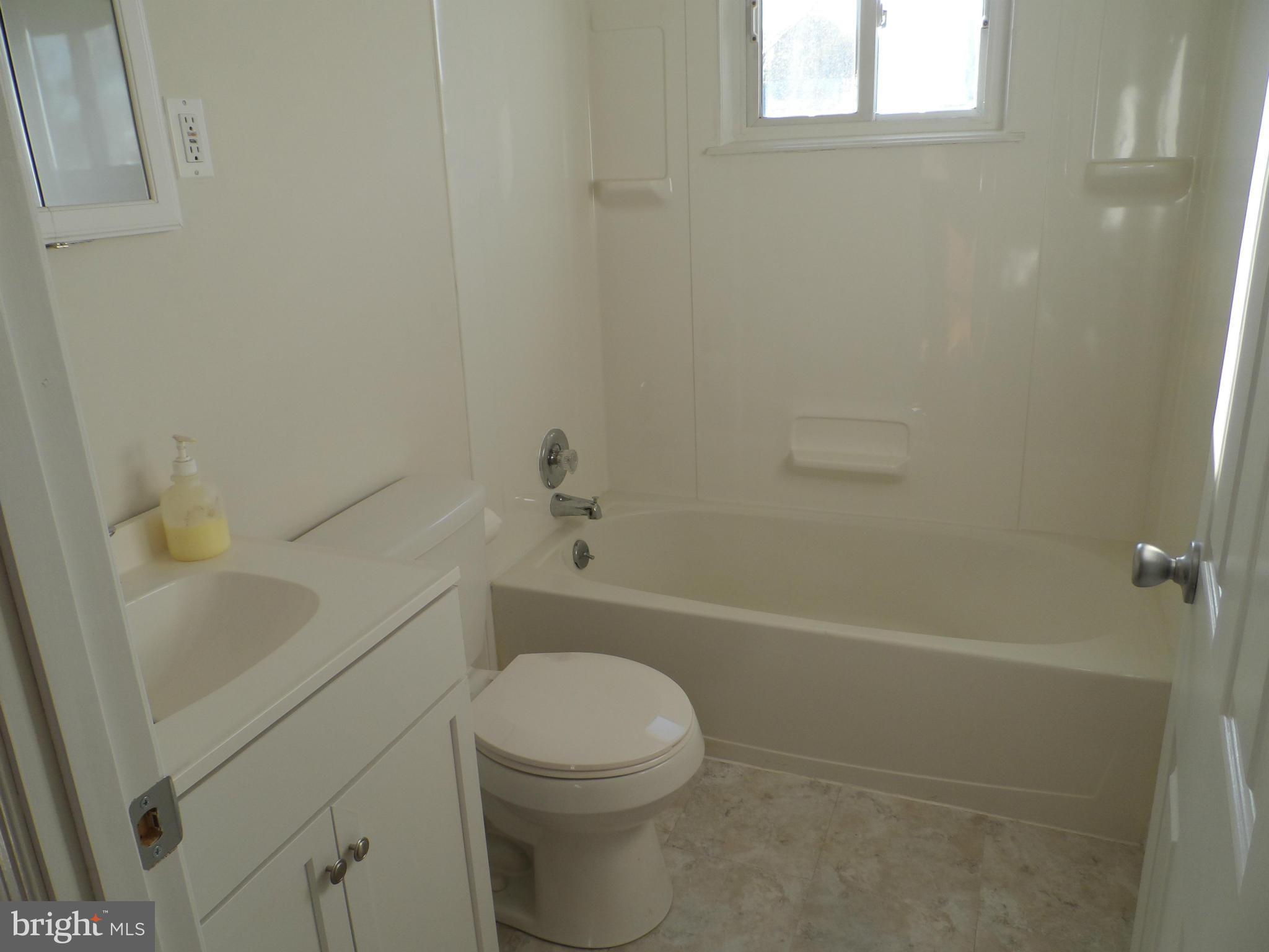 4432 Norfen Road Baltimore, MD 21227 - Photo 11 of 15 Bath