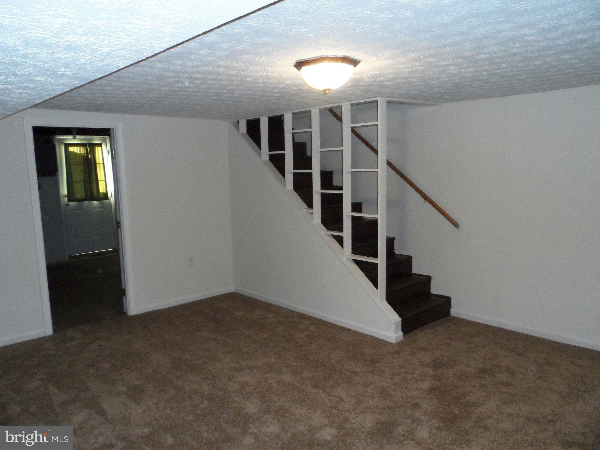 4432 Norfen Road Baltimore, MD 21227 - Photo 13 of 15 Family Room