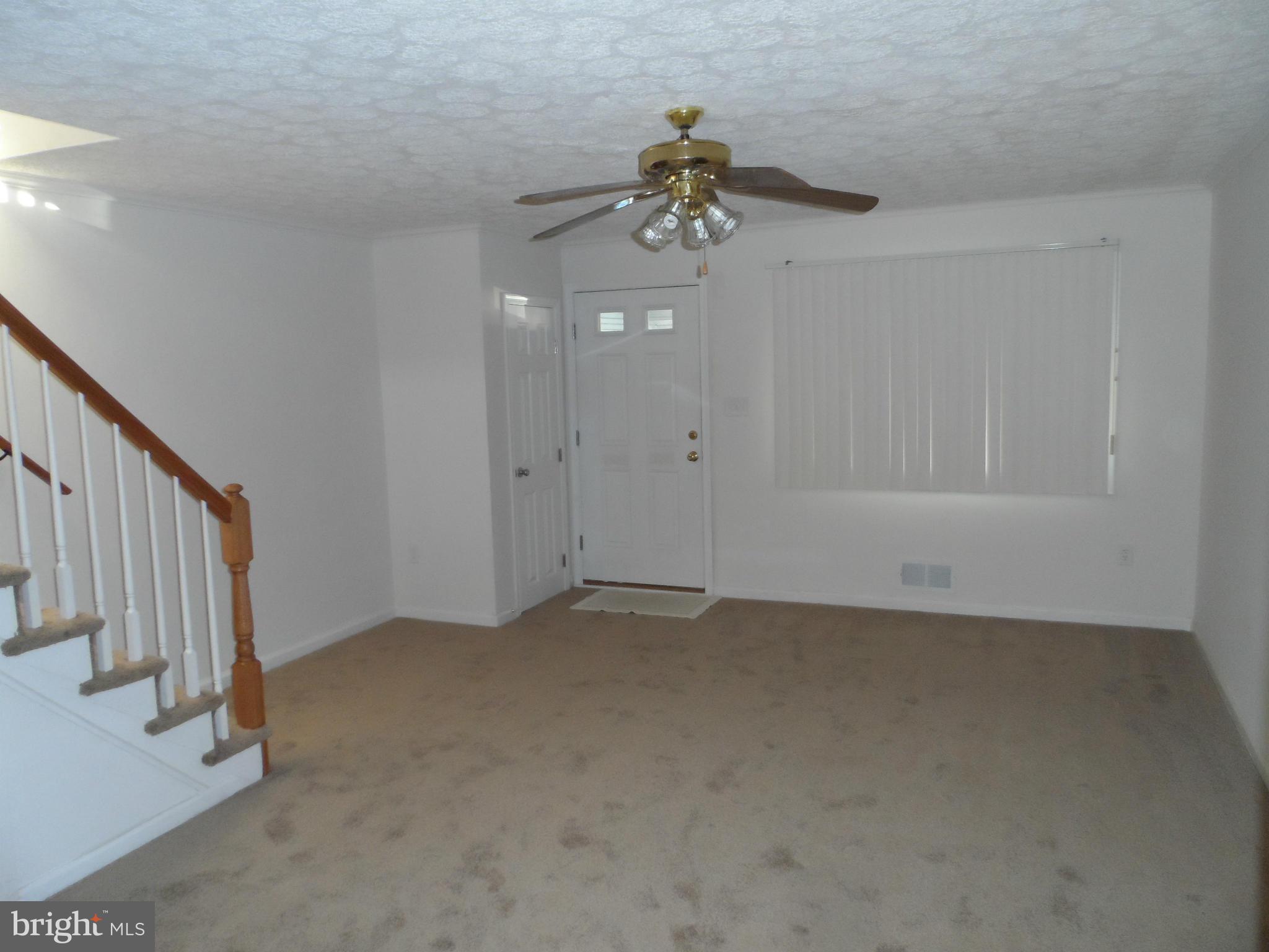 4432 Norfen Road Baltimore, MD 21227 - Photo 3 of 15 Living Room