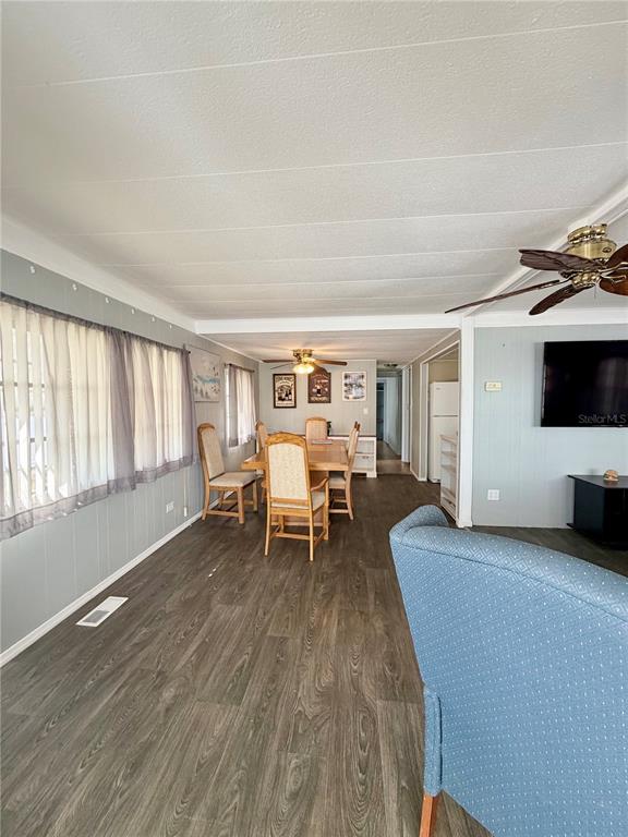 10399 67th Avenue North, Unit 4 St. Petersburg, FL 33708 - Photo 3 of 19
