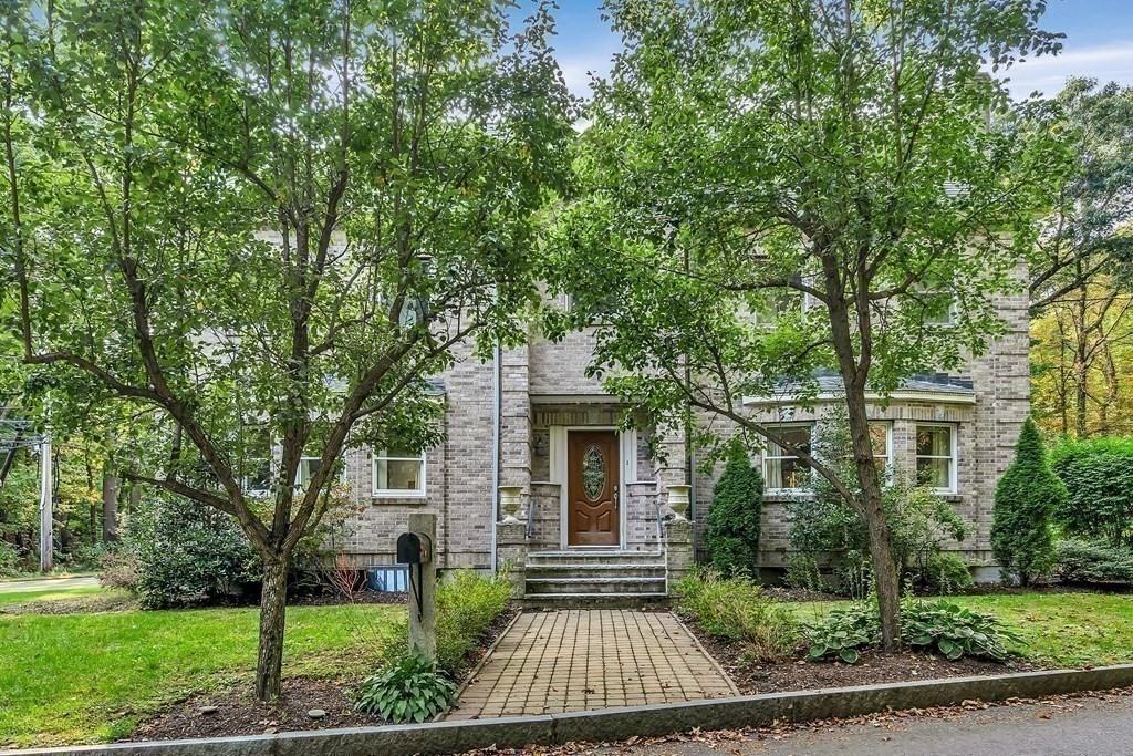 front view of house with a yard