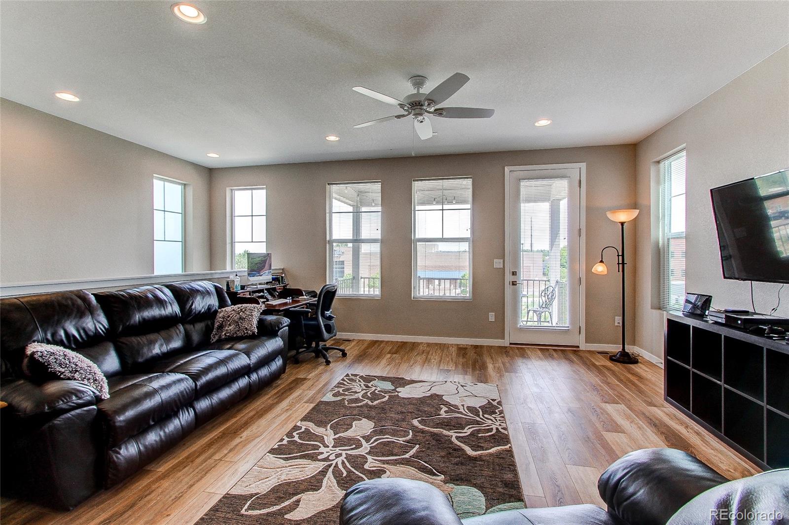 8984 Ramblestone Street Highlands Ranch, CO 80129 - Photo 8 of 37 Gallery Image 8