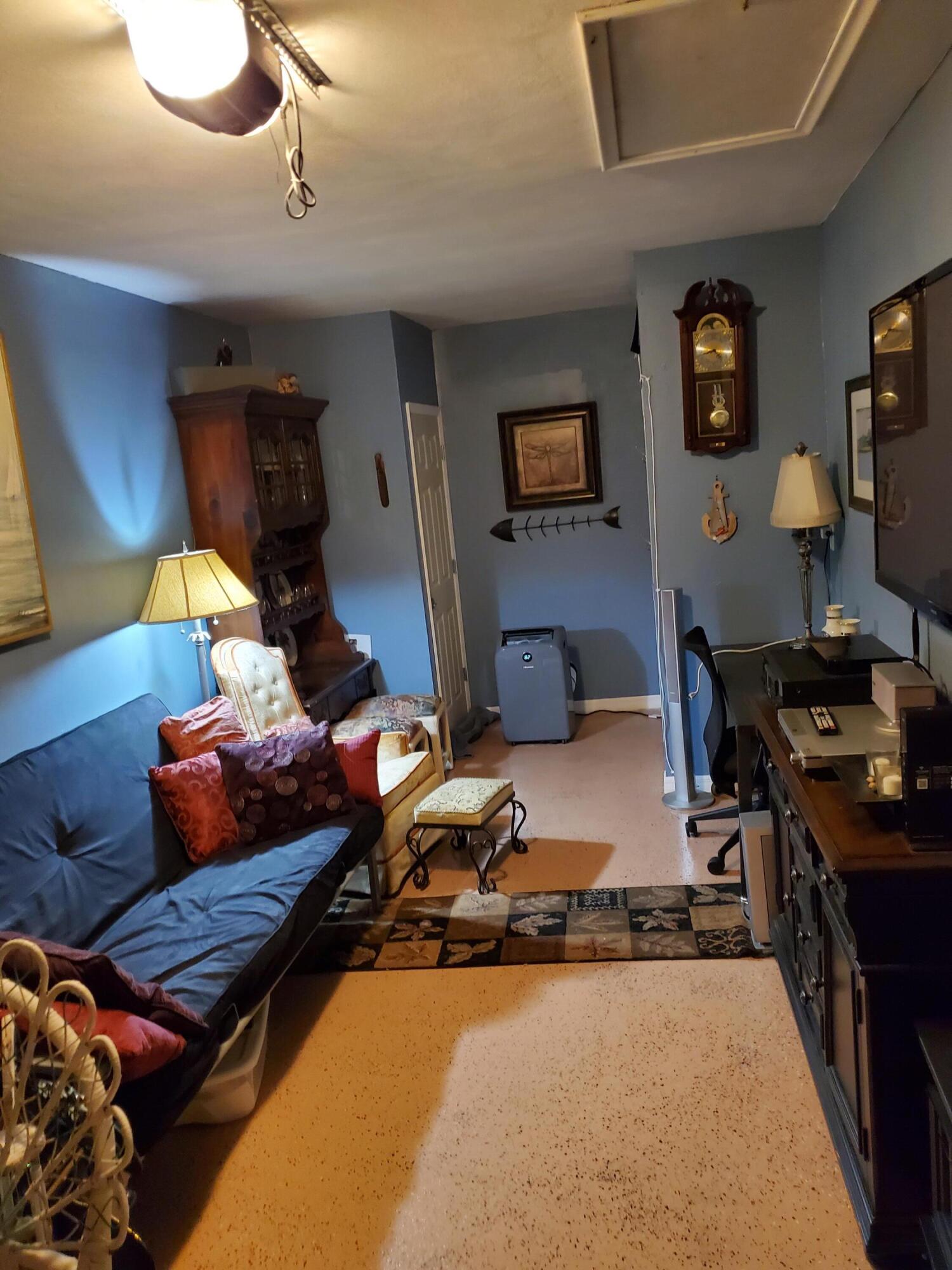 721 Ridge Road, Unit 12 Lantana, FL 33462 - Photo 18 of 19 Garage or Family room (2)