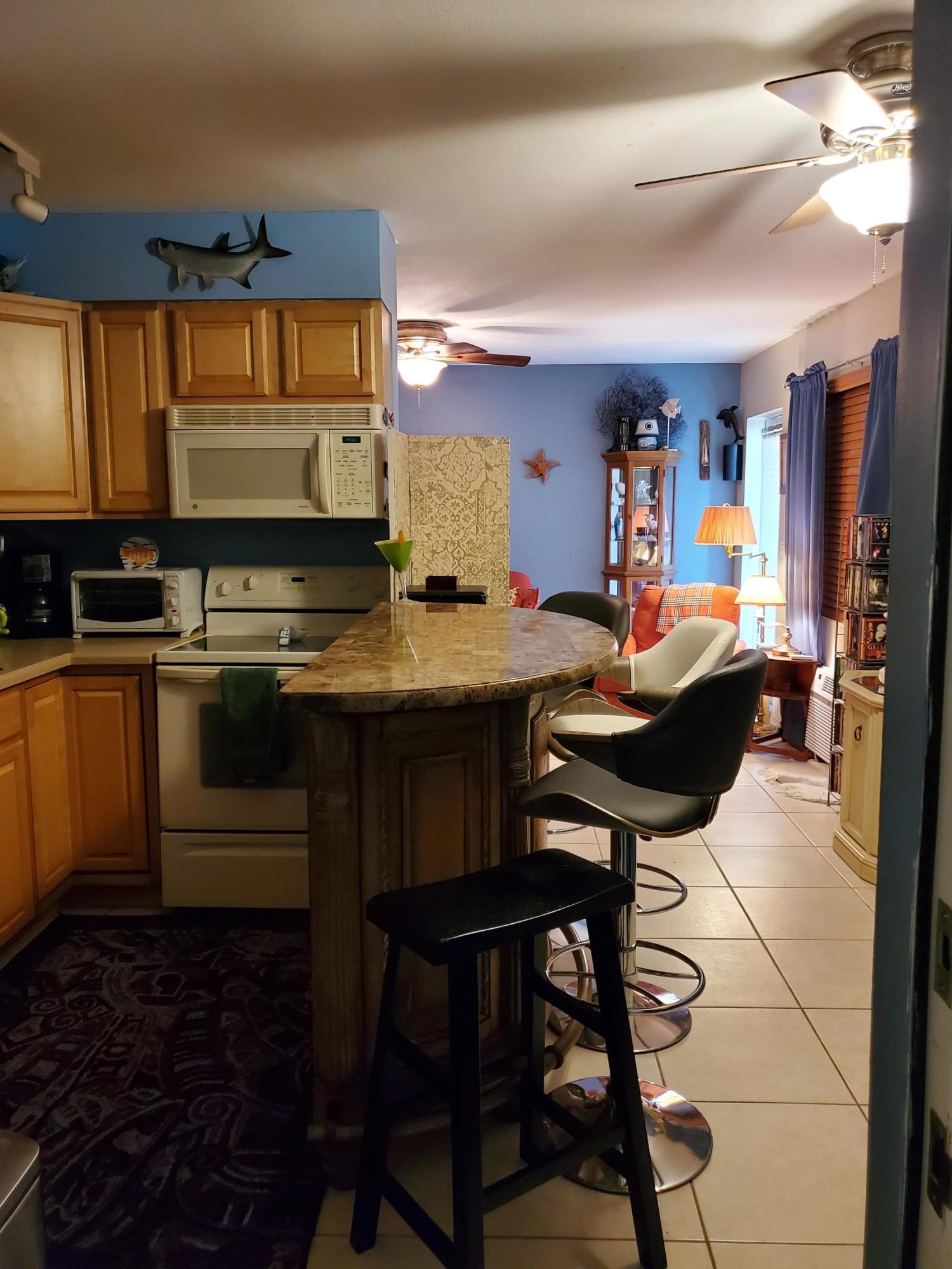 721 Ridge Road, Unit 12 Lantana, FL 33462 - Photo 8 of 19 Kitchen (3)