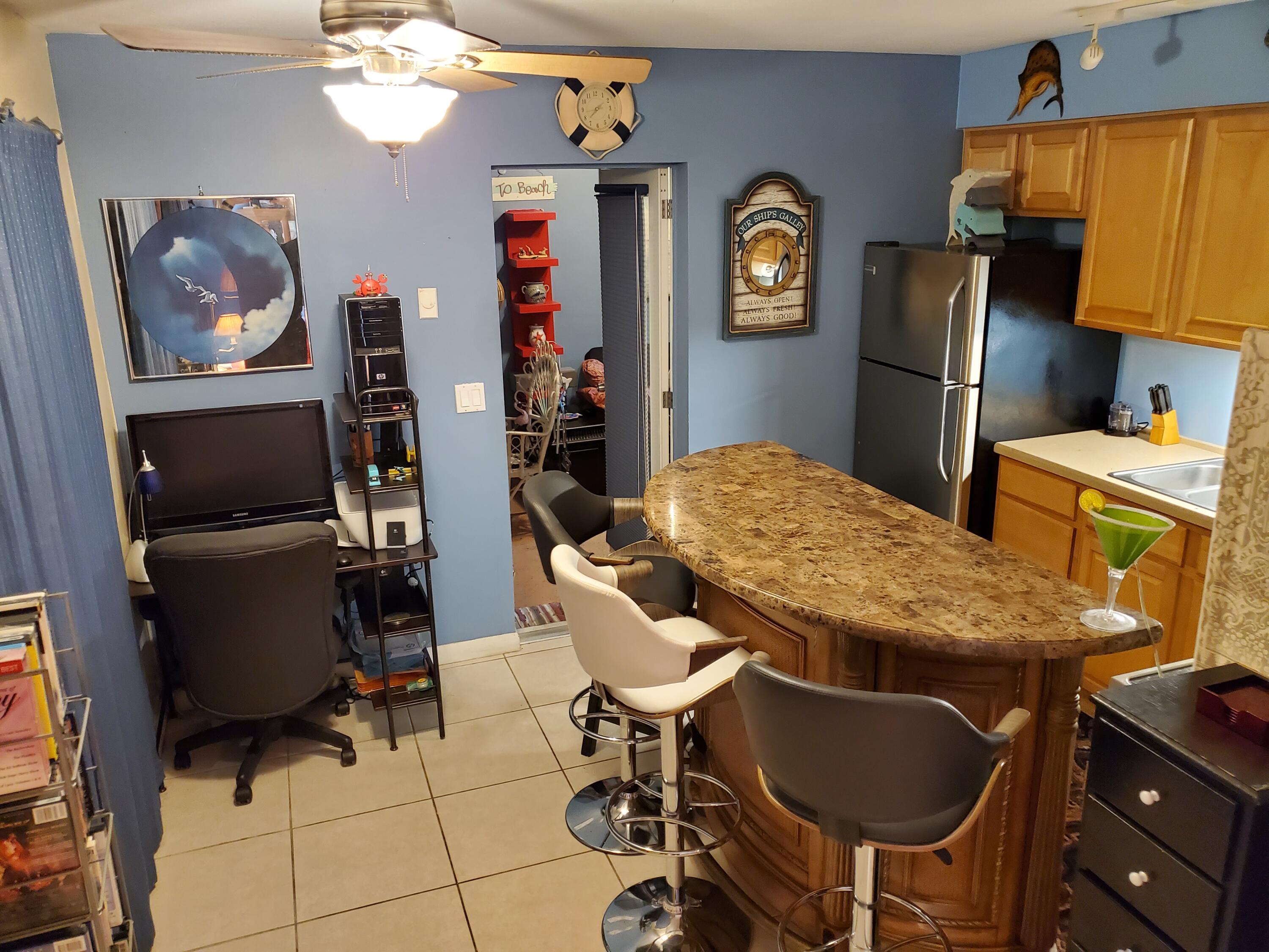 721 Ridge Road, Unit 12 Lantana, FL 33462 - Photo 9 of 19 Diningroom