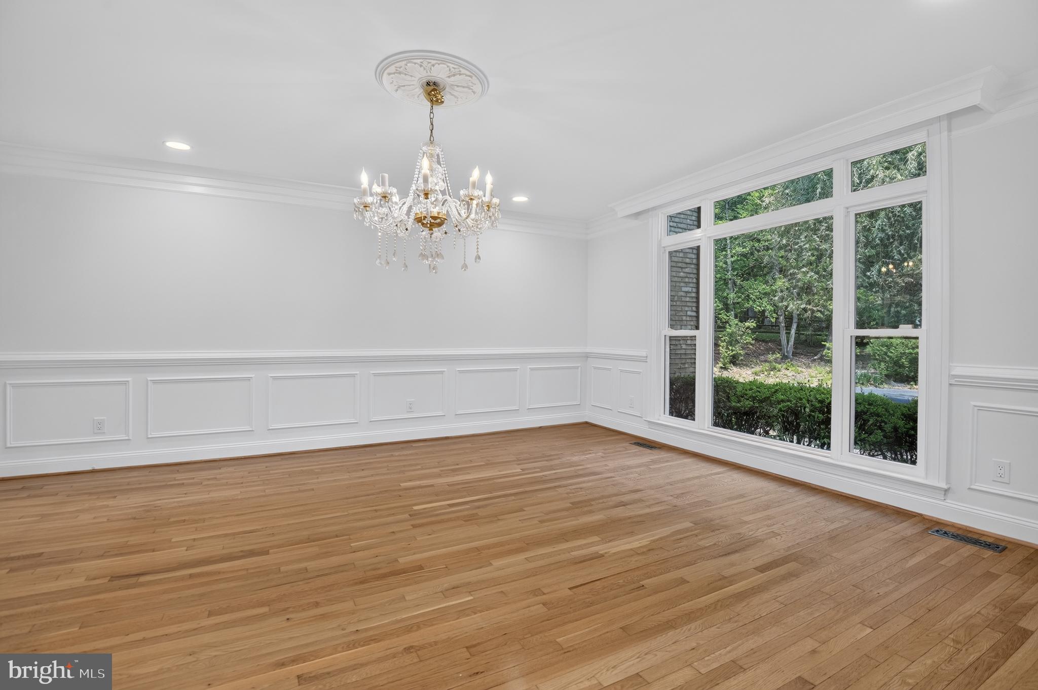 10100 Iron Gate Road Potomac, MD 20854 - Photo 12 of 91
