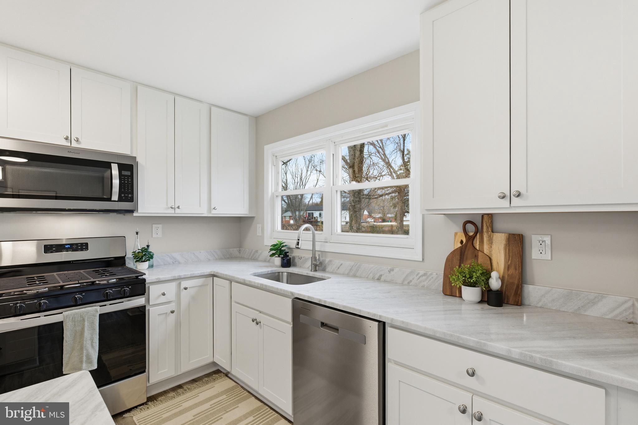 9505 Pryde Drive Clinton, MD 20735 - Photo 13 of 24 kitchen