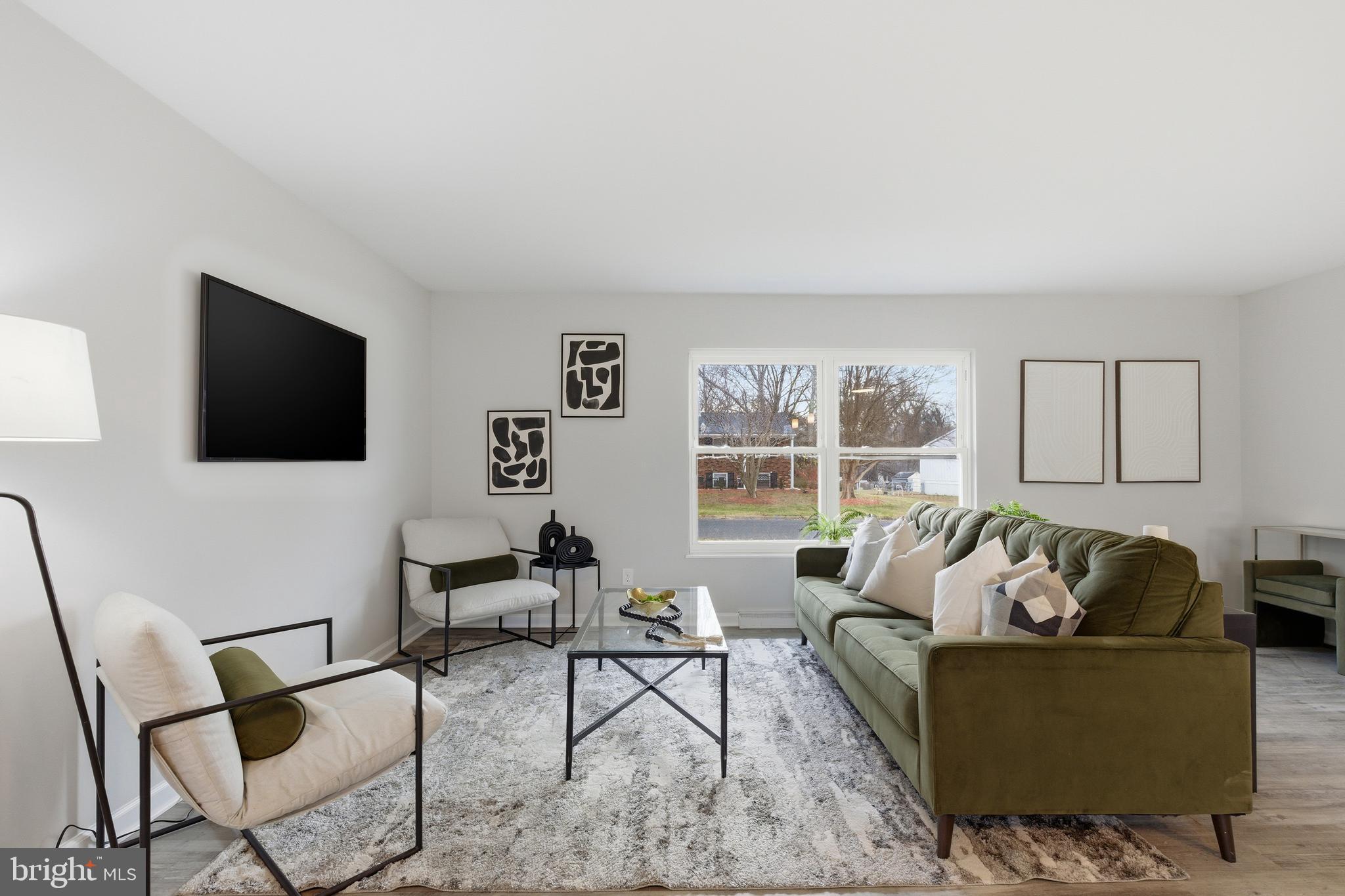 9505 Pryde Drive Clinton, MD 20735 - Photo 5 of 24 living room