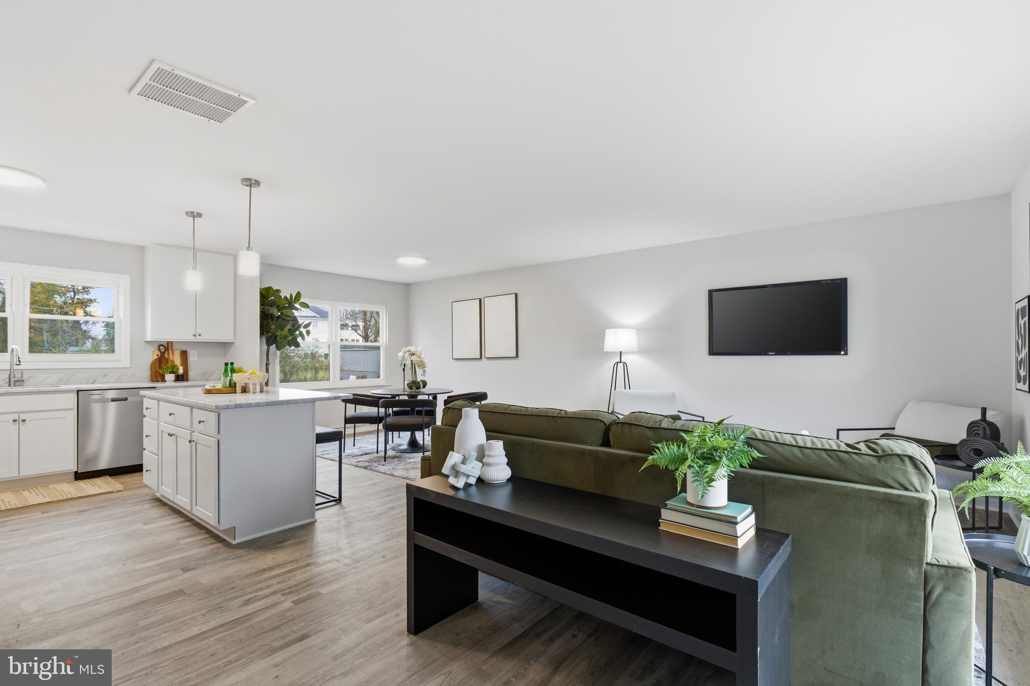 9505 Pryde Drive Clinton, MD 20735 - Photo 8 of 24 living room
